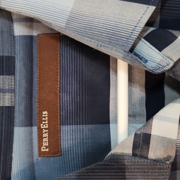 Perry Ellis men's dress shirt size L Blue - Picture 2 of 2